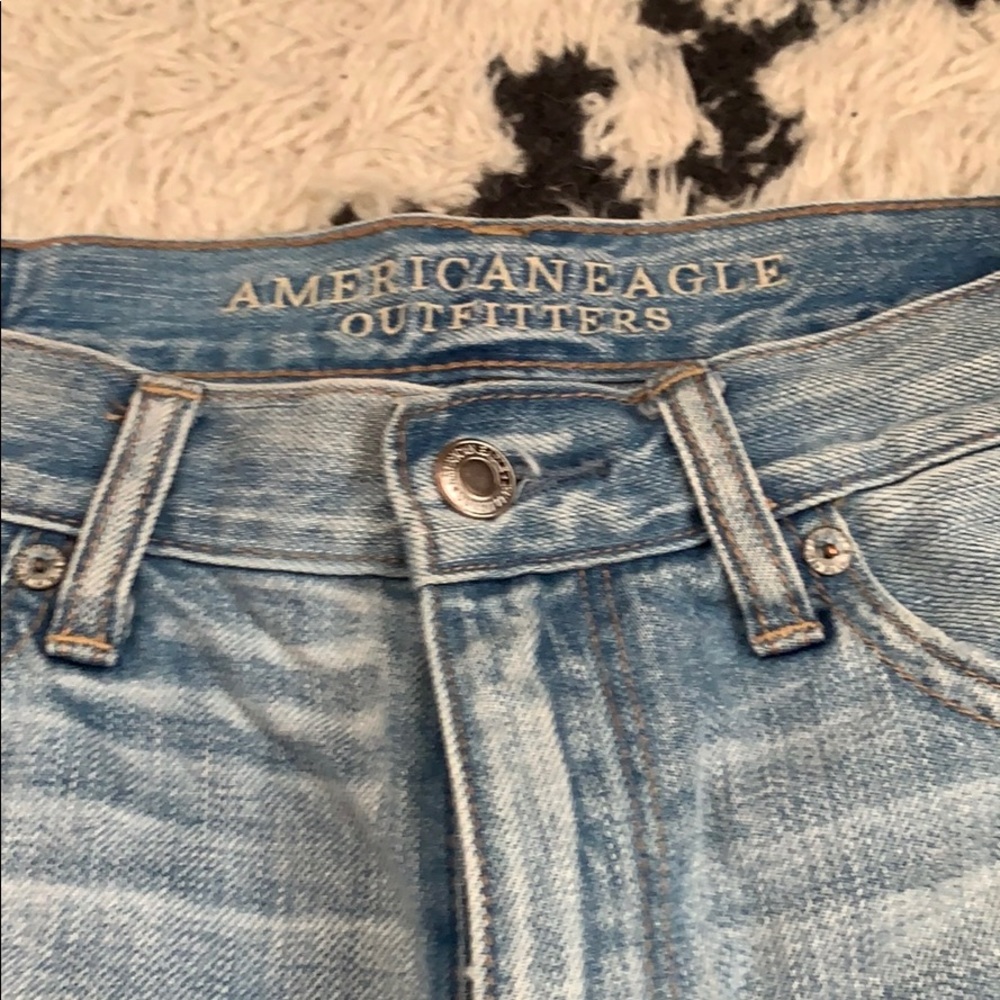 American Eagle distressed shorts - Picture 3 of 3